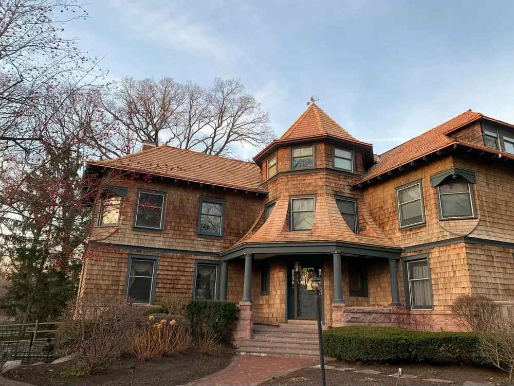 Slide of Luxury Xteriors