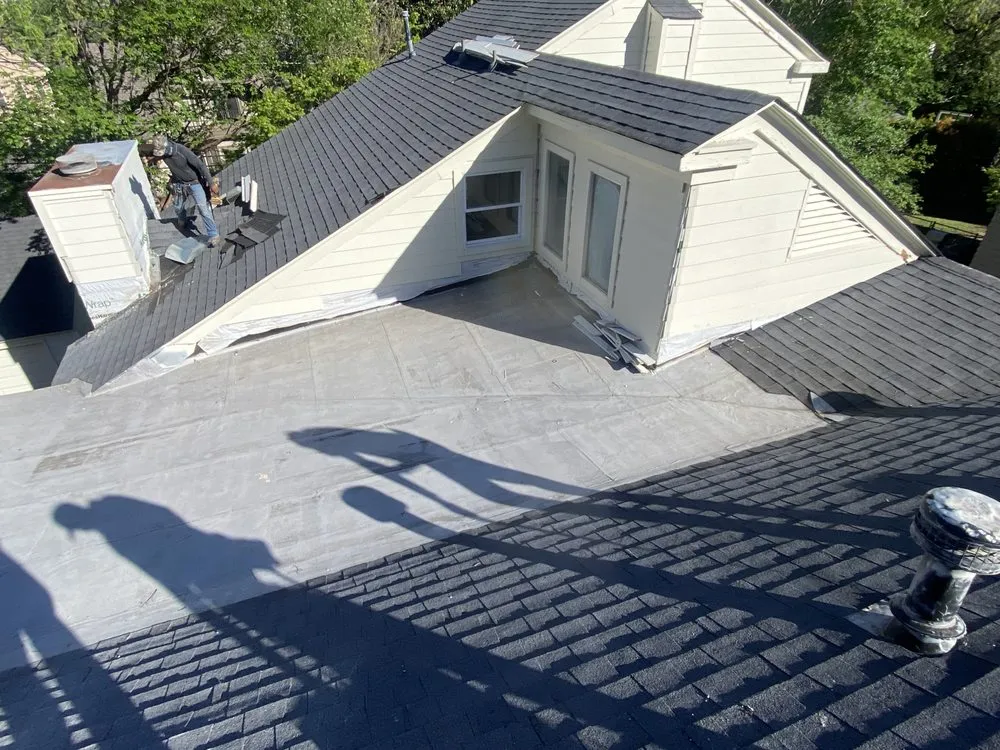 Top-rated metal roofing installation same-day service across Dale, TX - LYK Roofing & Construction