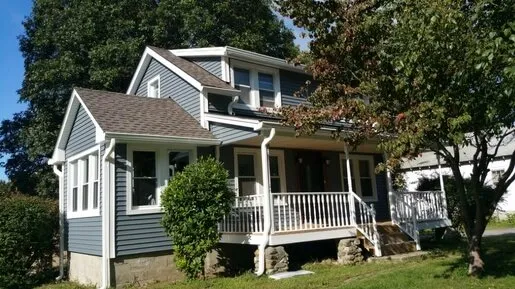 Slide of Lyndsey Roofing