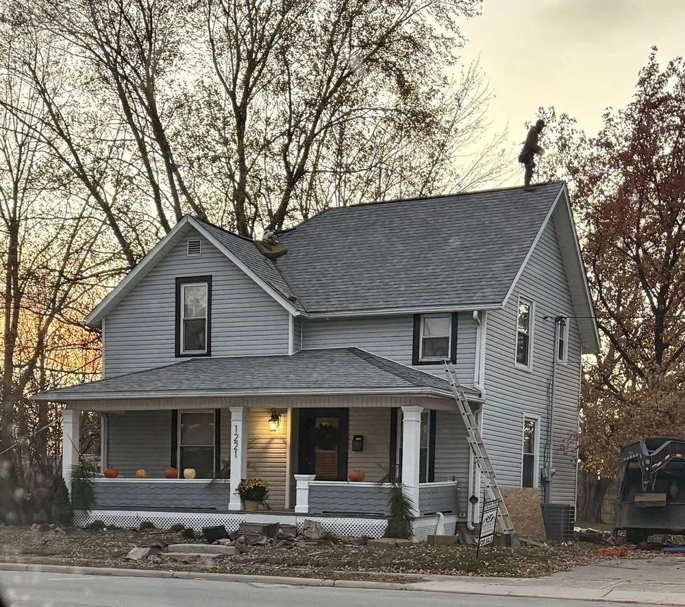 Slide of M & R Roofing & Repair