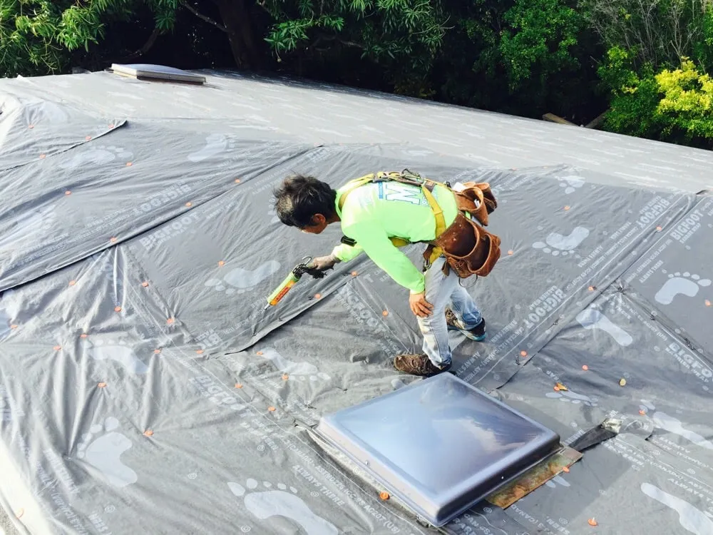 Slide of M & R Roofing