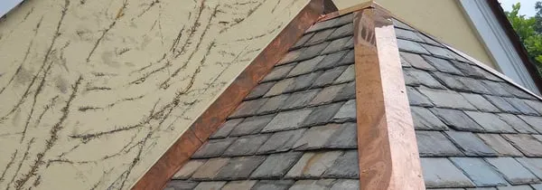 M C Quality Contracting Logo