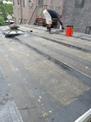 M &M Roofing And Siding Logo