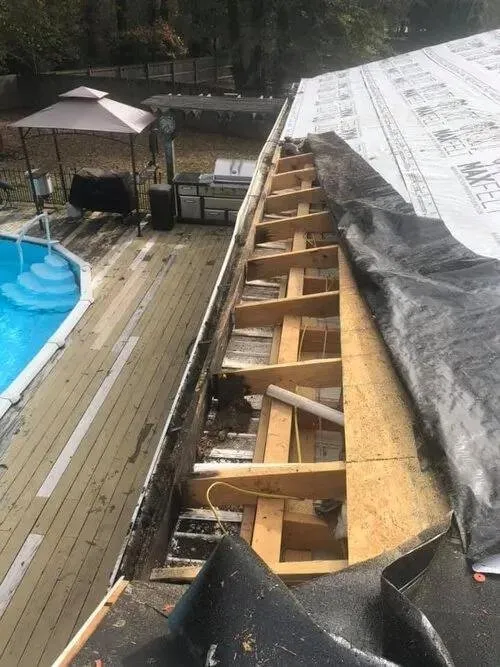 Slide of M M Roofing