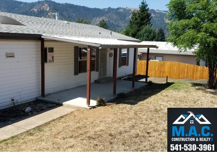 Slide of MAC Construction and Realty