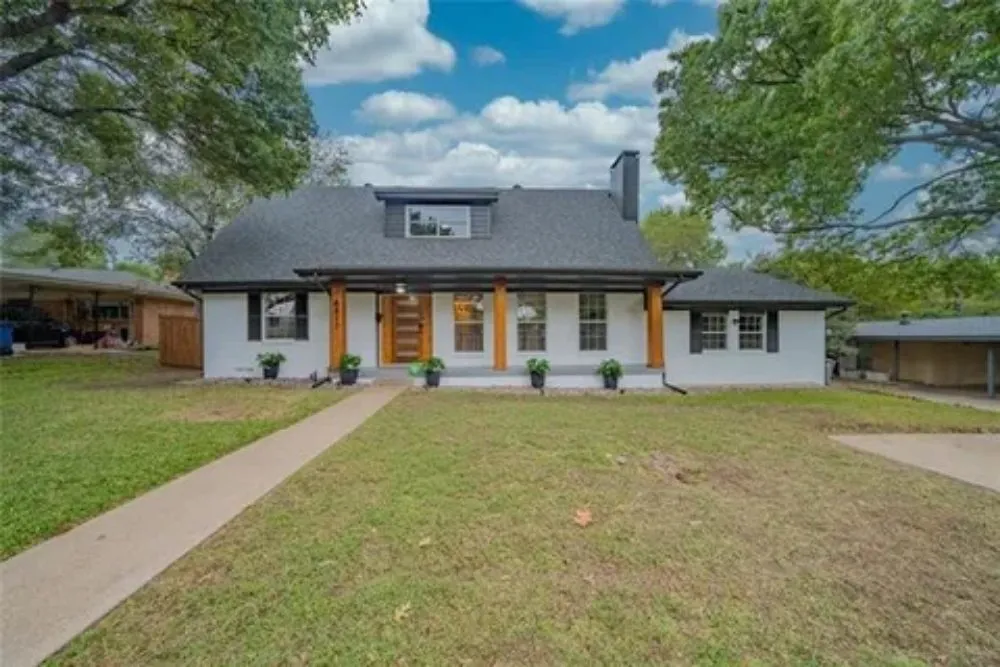 Slide of MacDonald Roofing & Remodeling