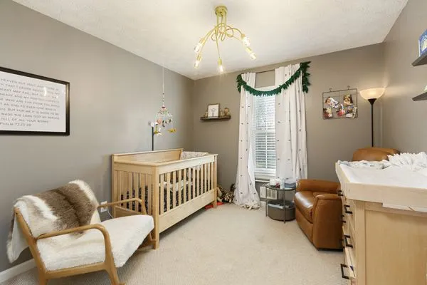 Magnify Construction and Design Logo