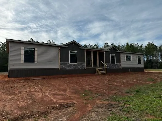 Slide of Magnolia Skirting