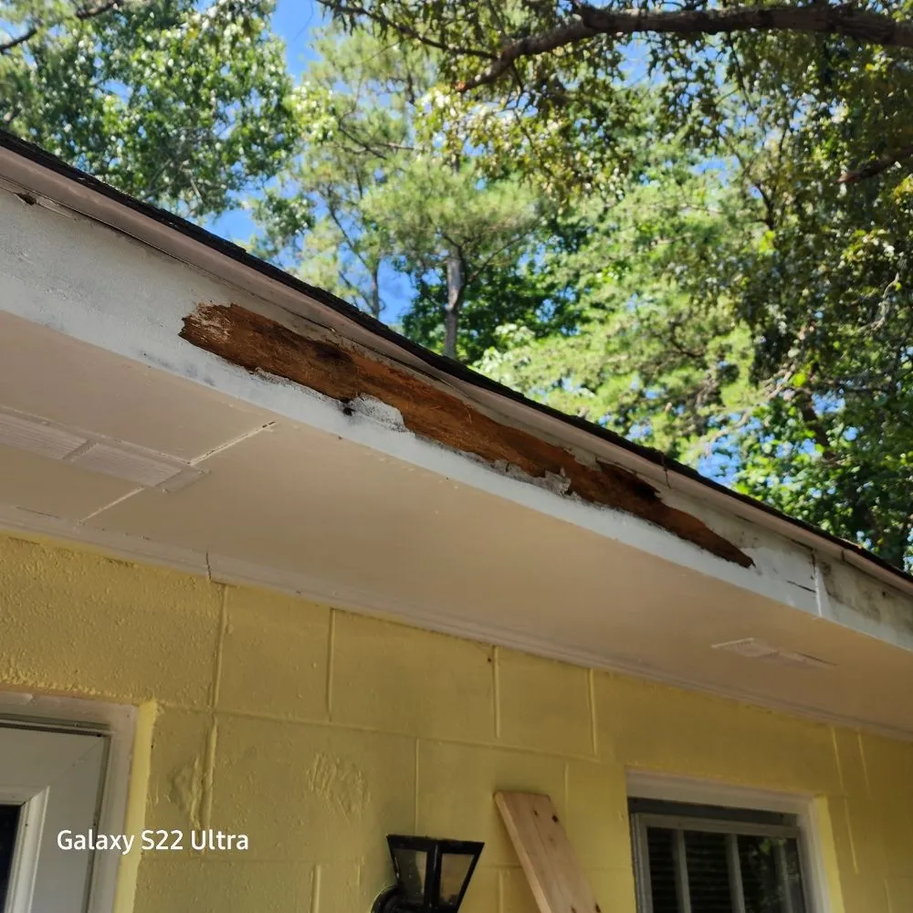 Emergency residential roofing service in Farnham, VA by Mahan's Roofing & Handyman Services