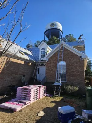 Mahaua Roofing & Construction Logo