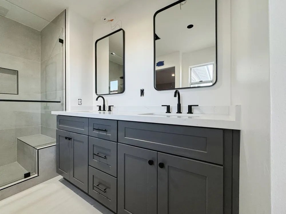 Slide of Maingreen Remodel & Construction