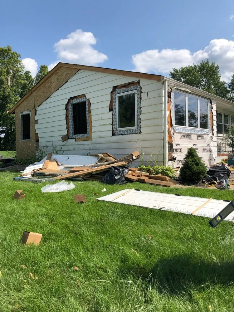 Slide of Majestic Design & Build