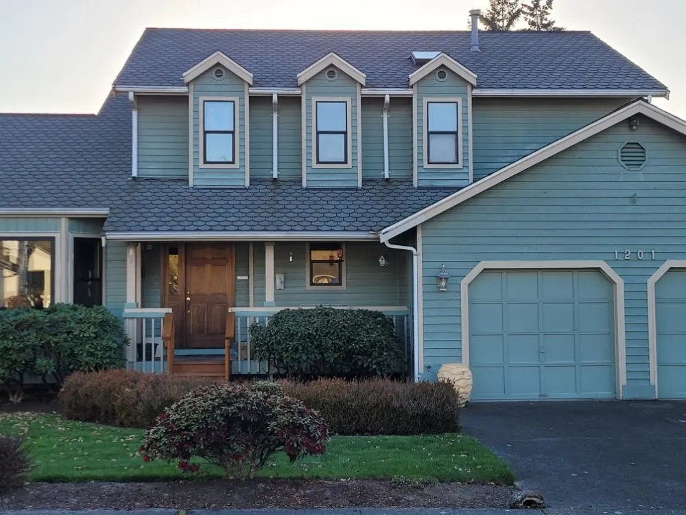 Slide of Major League Roofing