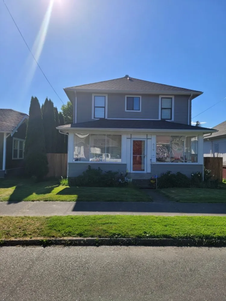 Slide of Major League Roofing