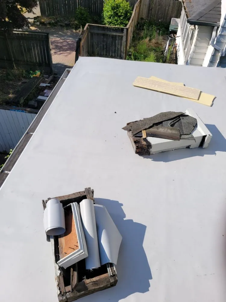 Slide of Major League Roofing