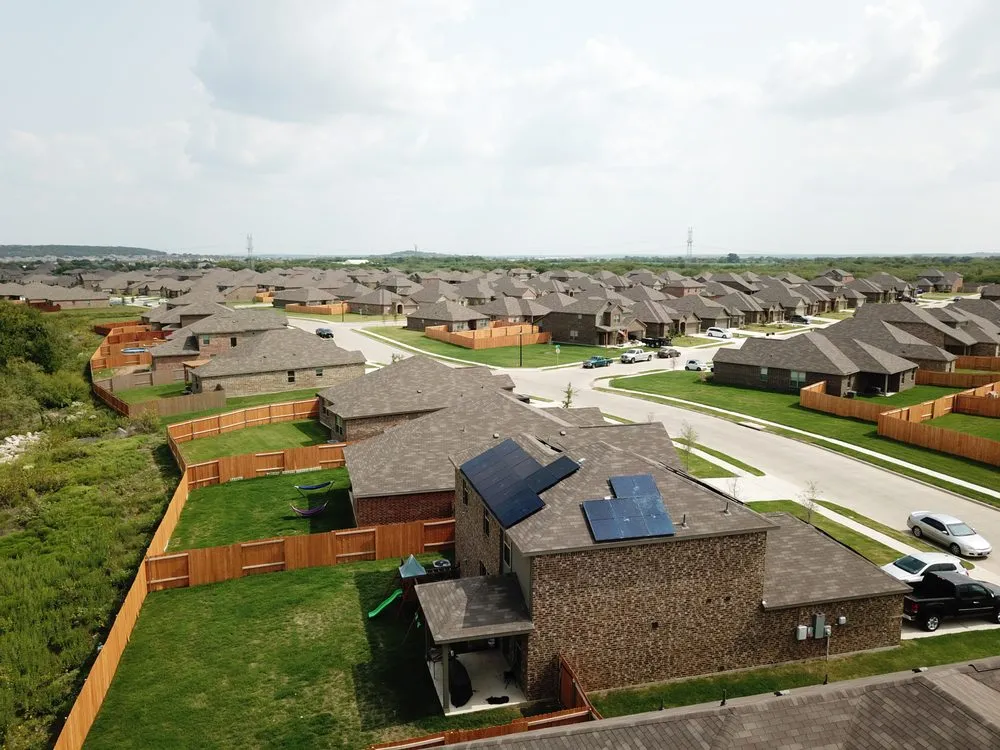 Slide of Makai Roofing Solar