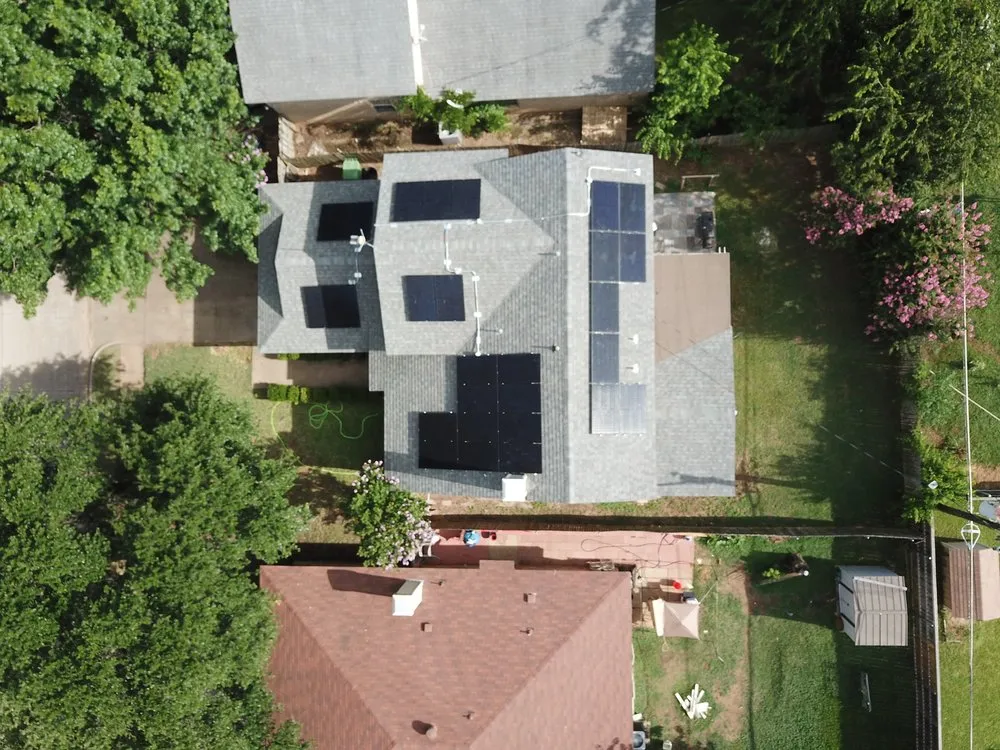 Slide of Makai Roofing Solar