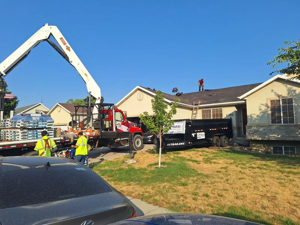 Slide of Makai Roofing Solar