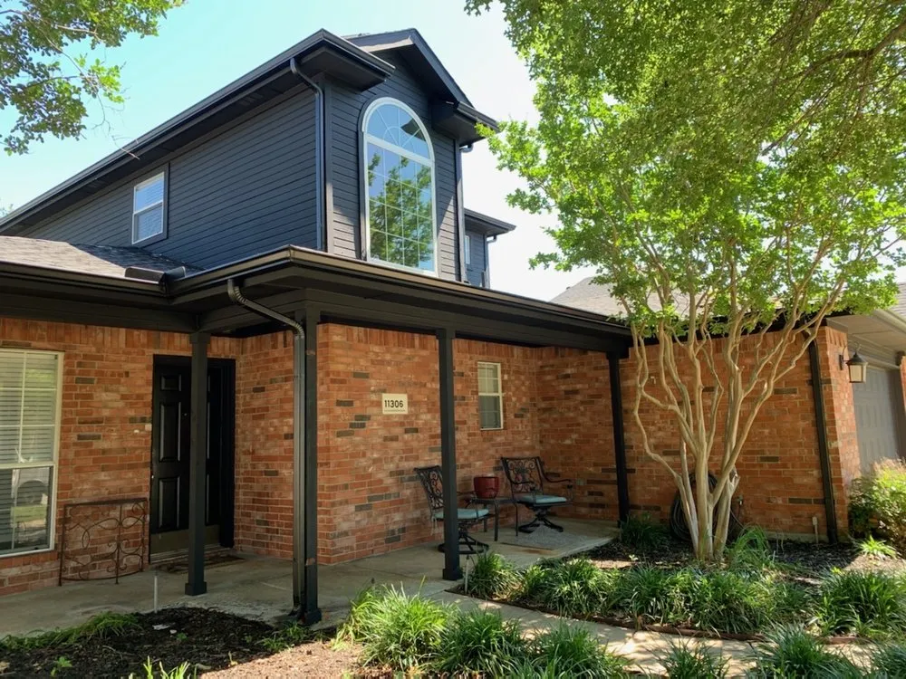 Slide of Makai Roofing Solar