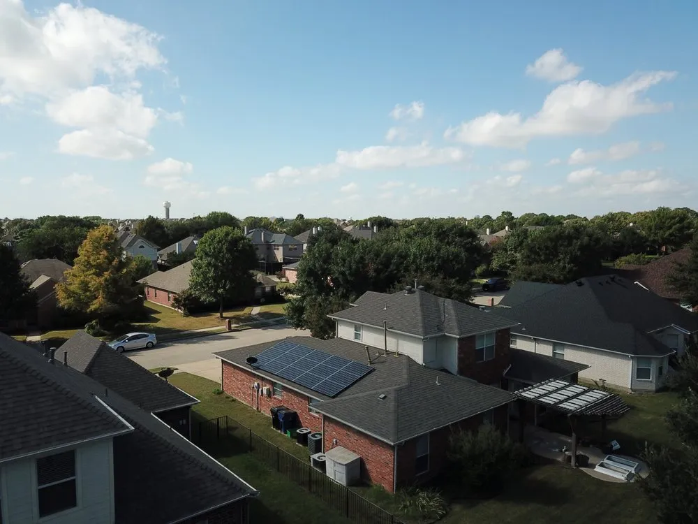 Slide of Makai Roofing Solar