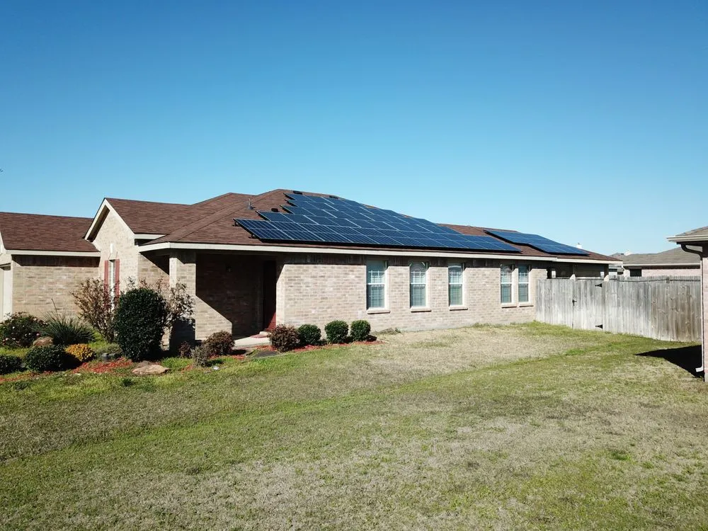 Slide of Makai Roofing Solar