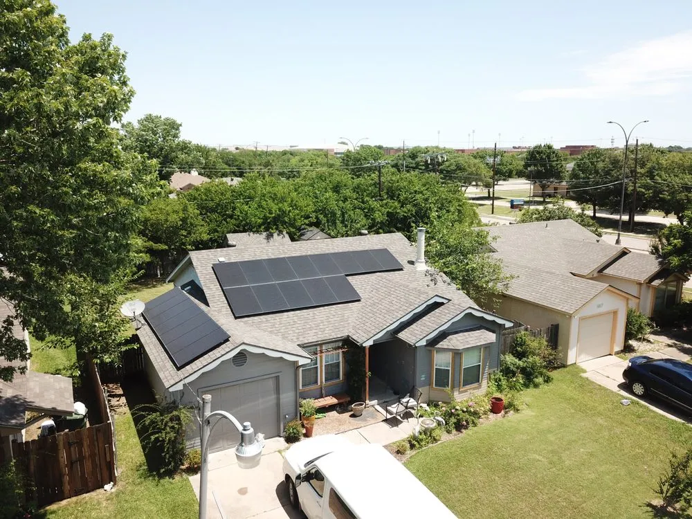 Slide of Makai Roofing Solar