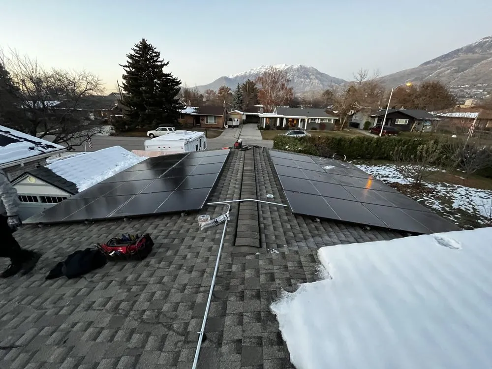 Slide of Makai Roofing Solar