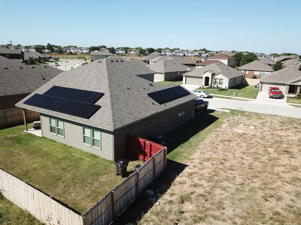 Slide of Makai Roofing Solar