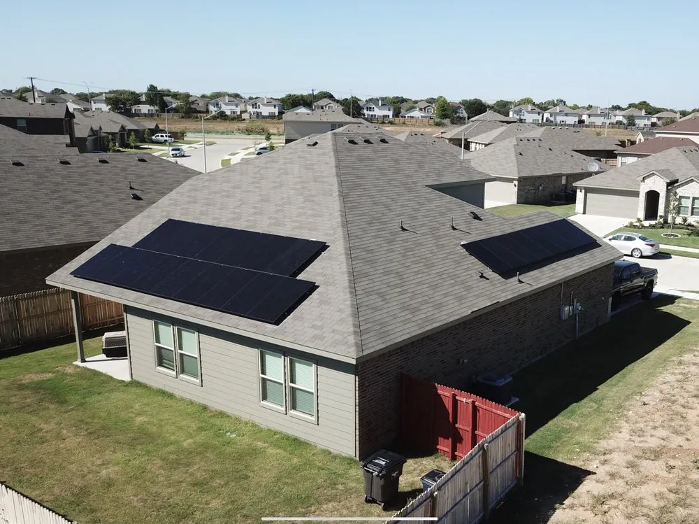 Slide of Makai Roofing Solar