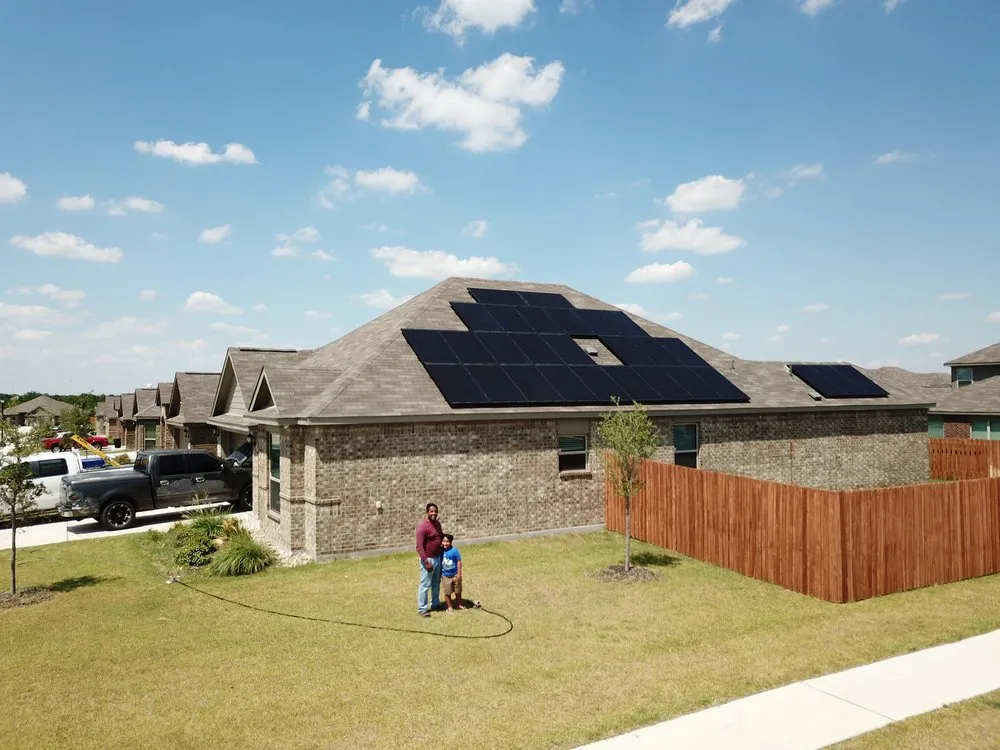 Slide of Makai Roofing Solar