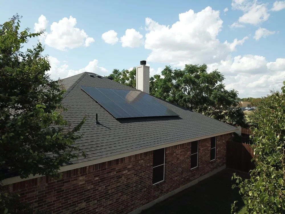 Slide of Makai Roofing Solar