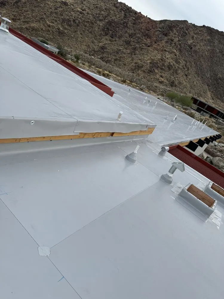 Slide of Maldonado Roofing