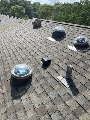 Maldonado Roofing Logo