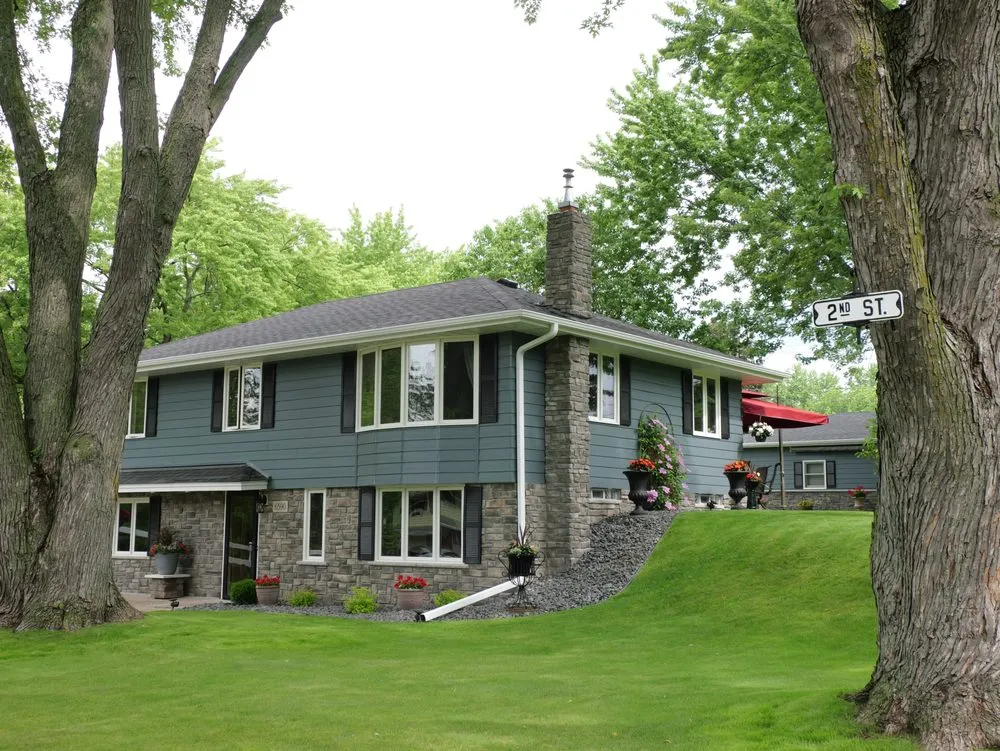 Slide of Manepoint Exteriors