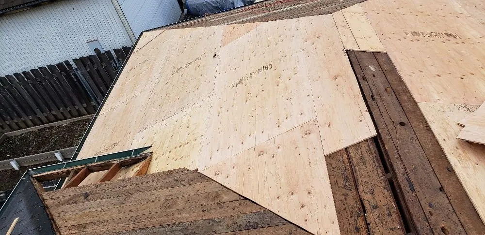 Slide of Manny Casas Construction LLC.