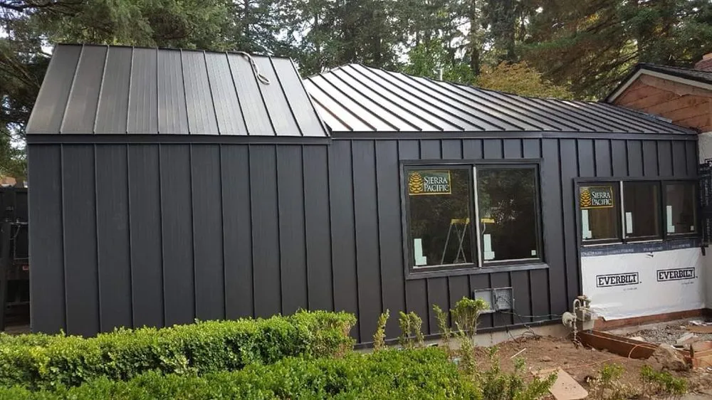 Slide of Manny Casas Construction LLC.