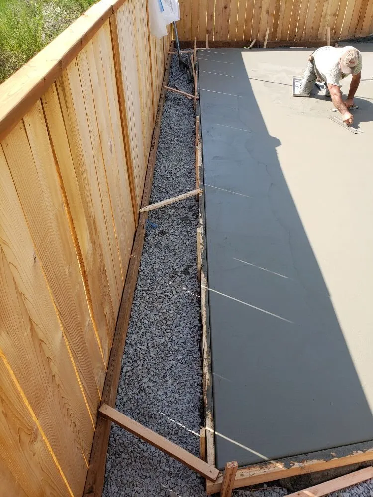 Slide of Manny Casas Construction LLC.