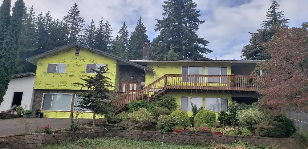 Slide of Manny Casas Construction LLC.