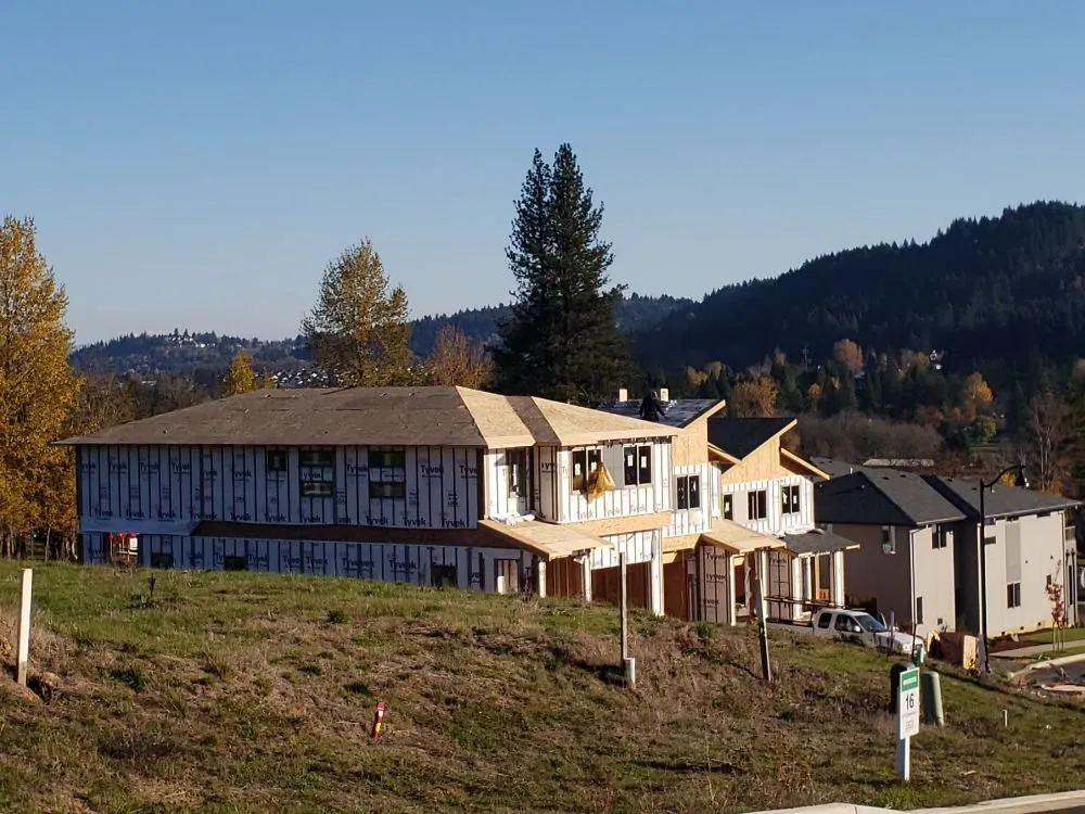 Slide of Manny Casas Construction LLC.