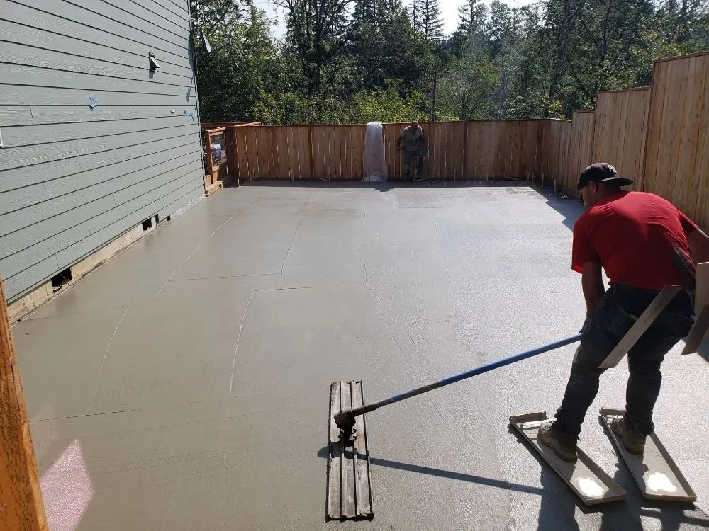 Slide of Manny Casas Construction LLC.