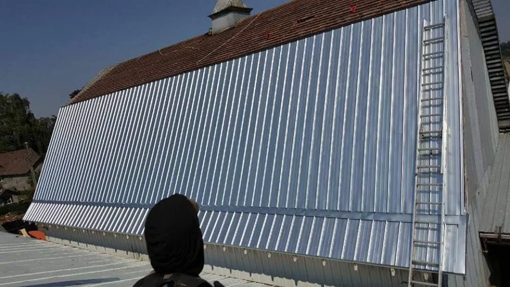 Slide of Manny Casas Construction LLC.