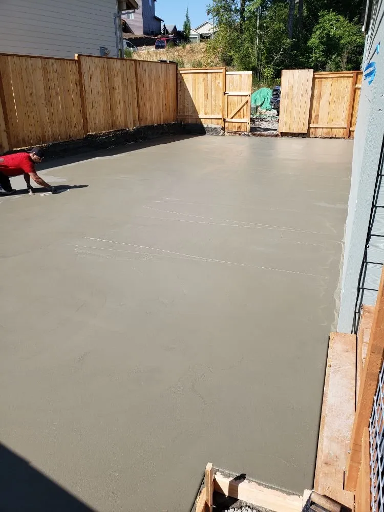 Slide of Manny Casas Construction LLC.