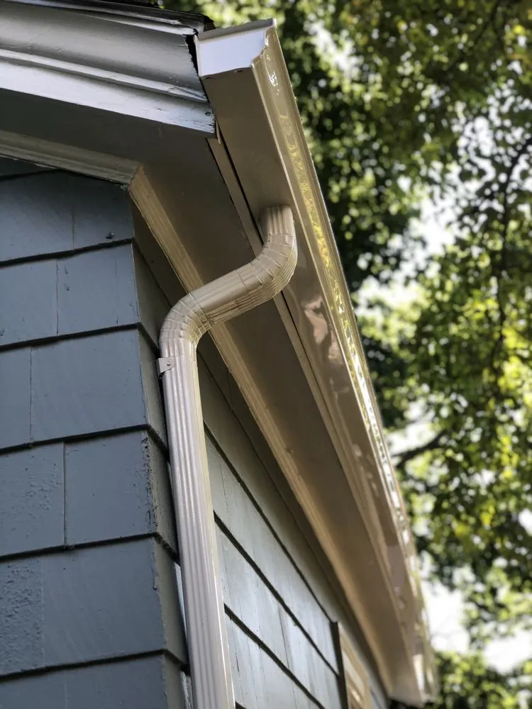 Slide of Manny Gutter Services