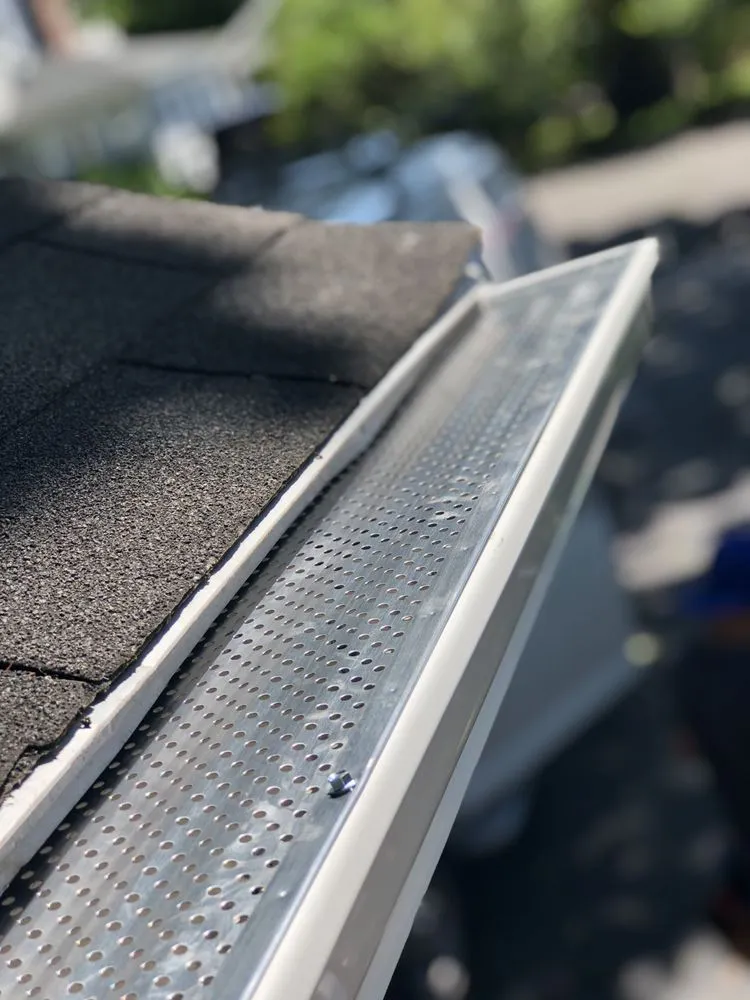 Slide of Manny Gutter Services