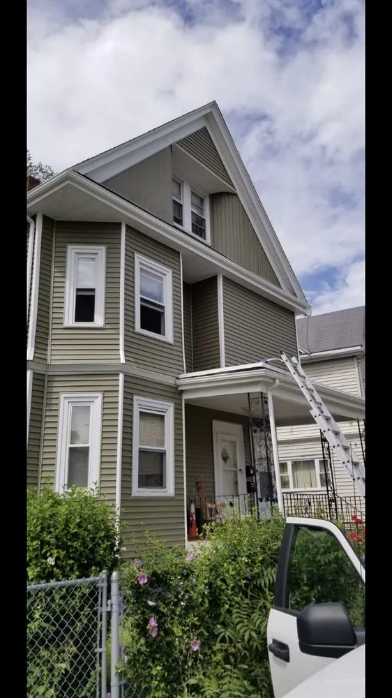 Slide of Manny Gutter Services