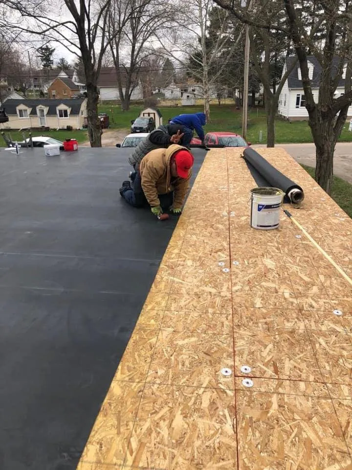 Slide of Manny's Eastern Iowa Roofing and Construction