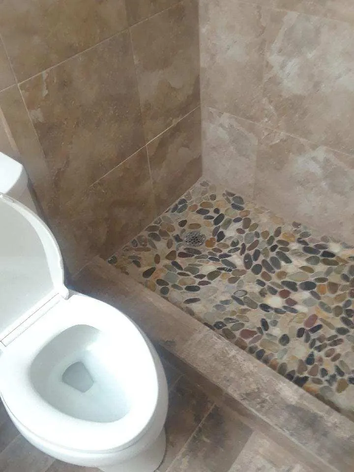 Slide of Manríquez Custom Design