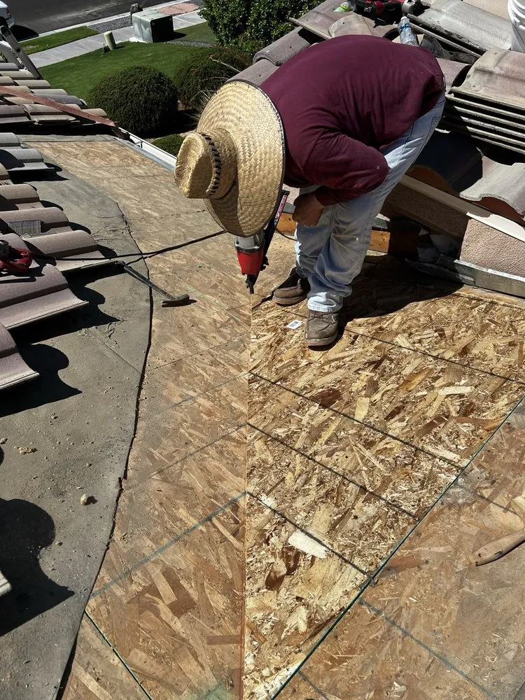 Slide of Manuel Tovar