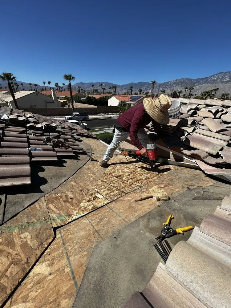 Slide of Manuel Tovar