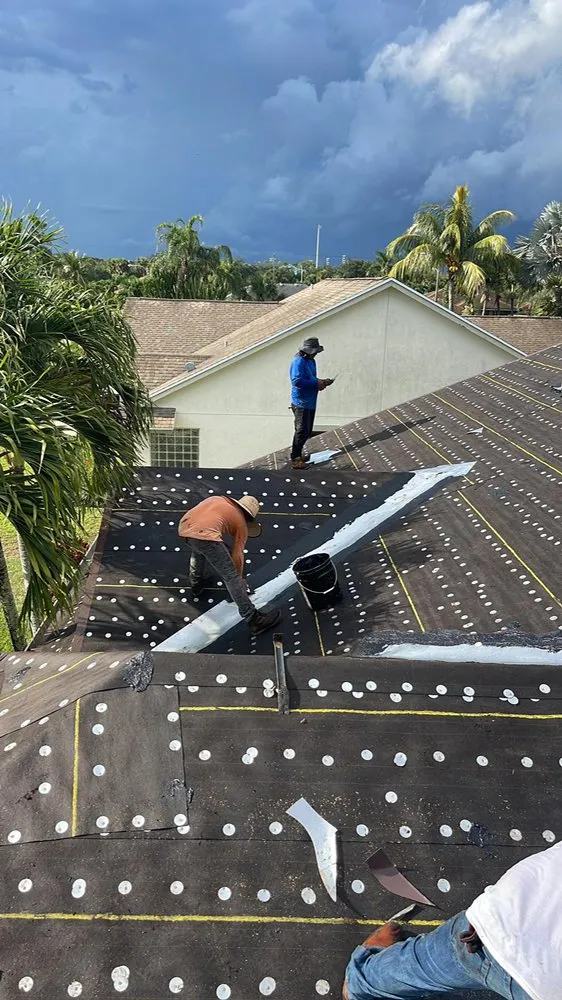 Expert residential roofing service experts serving Loxahatchee, FL - Map Construction and Design